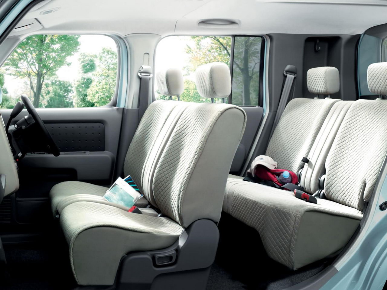 Nissan Cube 2003 028.jpg